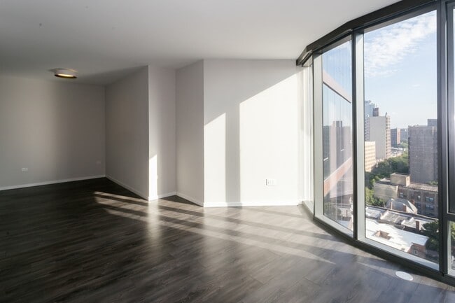 Interior Photo - 5252