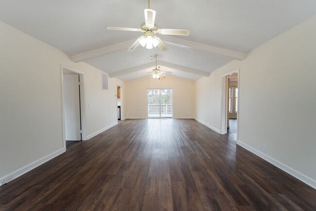 Building Photo - 3 Bed, 2 Bath with a beautiful view of the wooded back yard!!