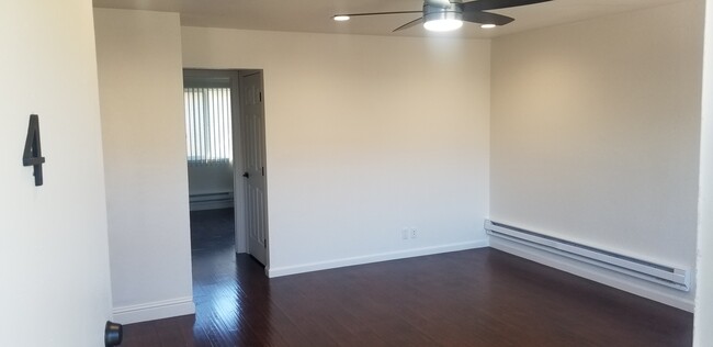 Foto del edificio - 5638 Hoffman Ct