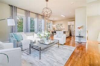 Building Photo - 1333 St Joseph St