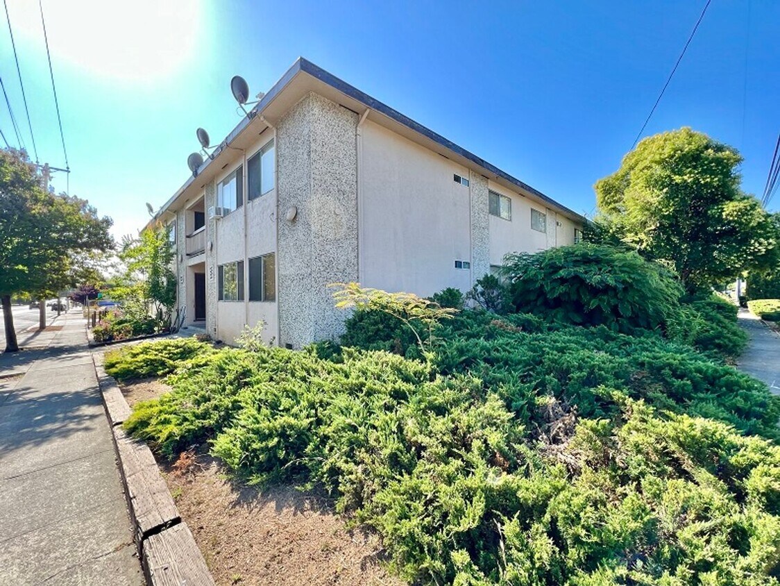 2471 Old Sonoma Rd Unit 1, Napa, CA 94558 Room for Rent in Napa, CA