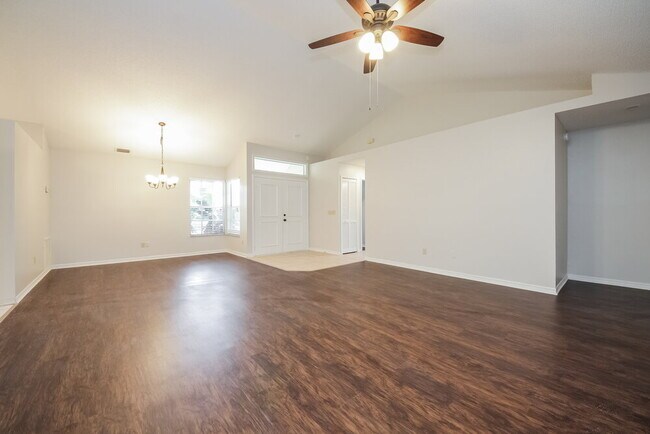 Foto del edificio - 711 White River Dr