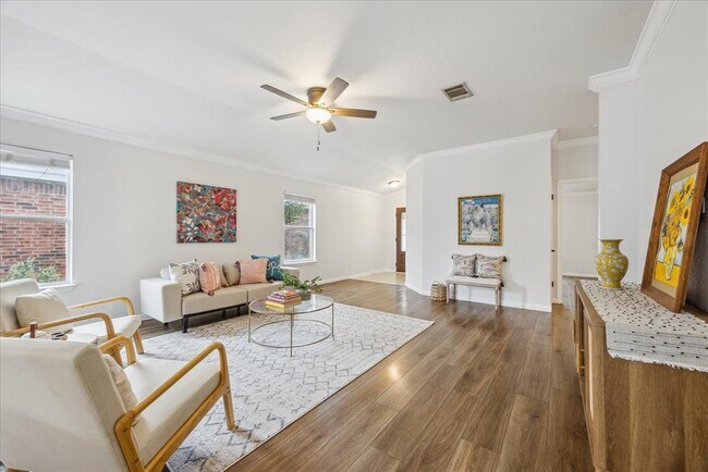 Foto del edificio - 104 Lucky Clover Ln