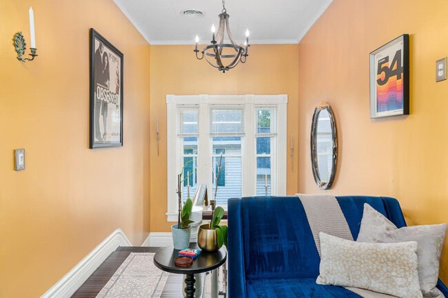 Building Photo - 19 Palmer St