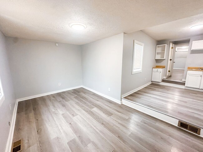 Building Photo - 642 Arbor Ave