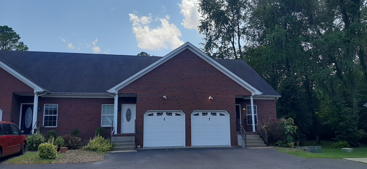 Primary Photo - 600 Kirtley Way