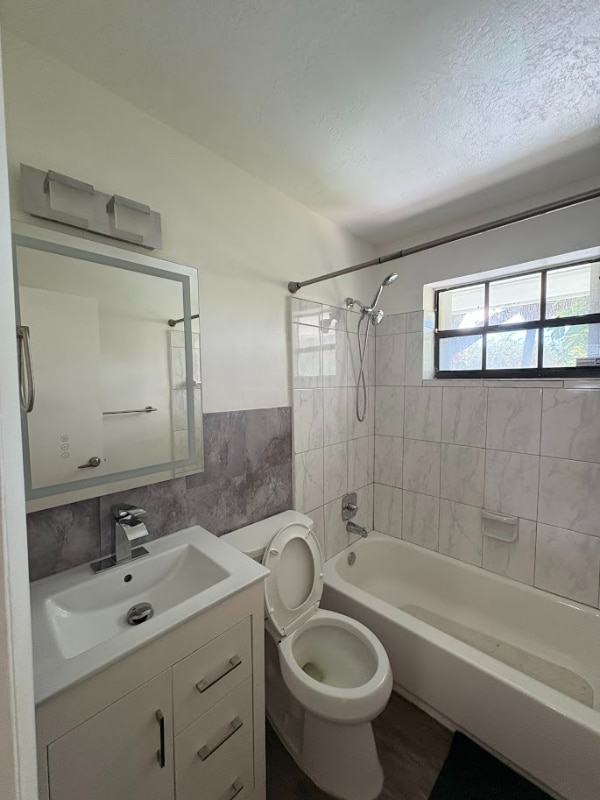 Foto del edificio - 4440 NW 15th Ave