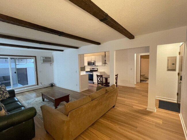 Foto del edificio - 10630 Rockford Rd