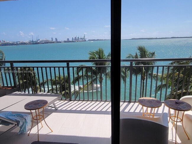 Building Photo - 540 Brickell Key Dr