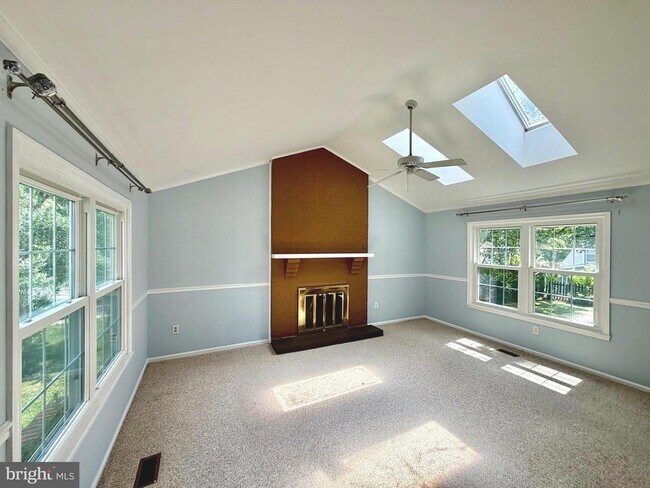 Building Photo - 3141 Gershwin Ln