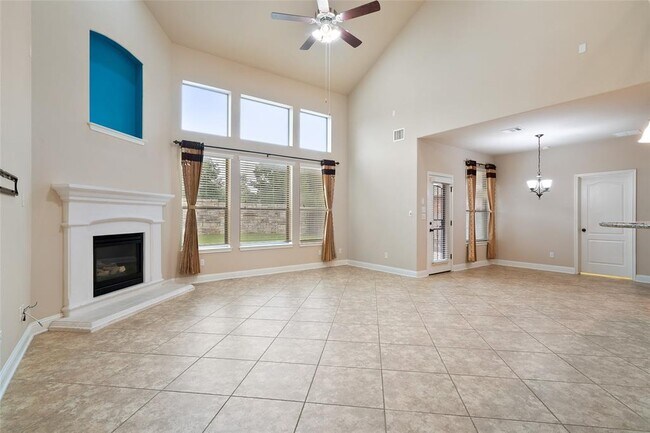 Foto del edificio - 2228 Lookout Knoll Dr