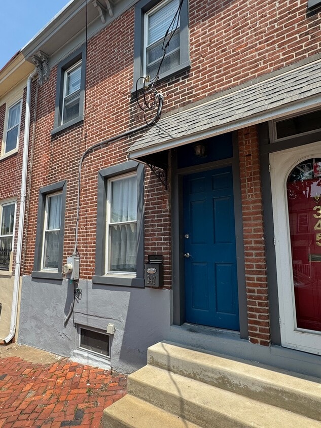 Primary Photo - 347 Hannum Ave