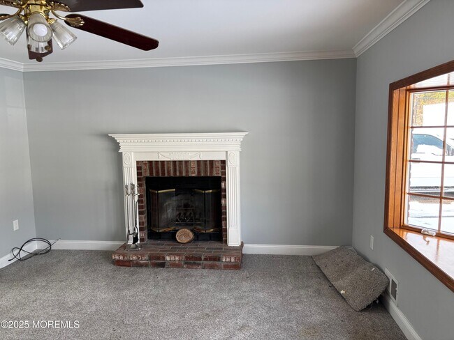 Foto del edificio - 148B Bayshore Dr