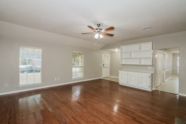 Building Photo - 9423 Bayou Bluff Dr