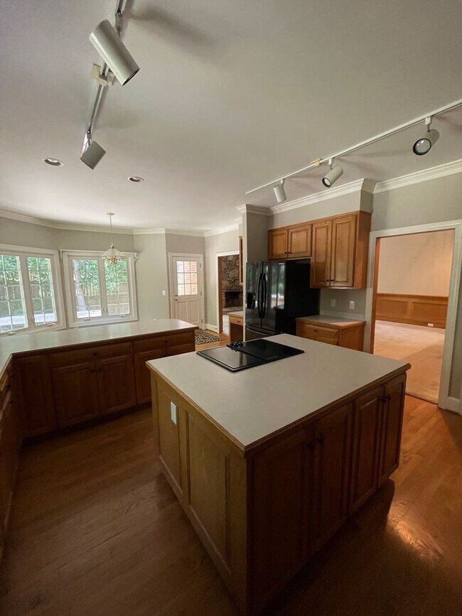 Building Photo - Beautiful home in prime location!