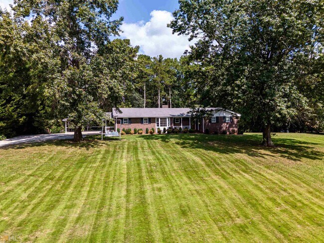 Building Photo - 9825 Hutchesons Ferry Rd