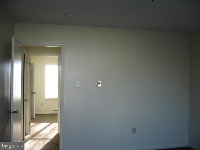 Building Photo - 60 Mallard Ct