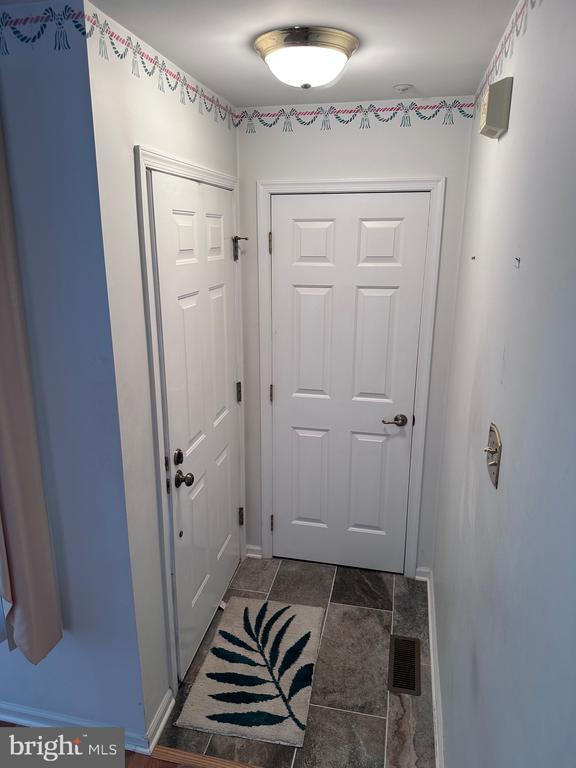 Building Photo - 321 Bristol Cir