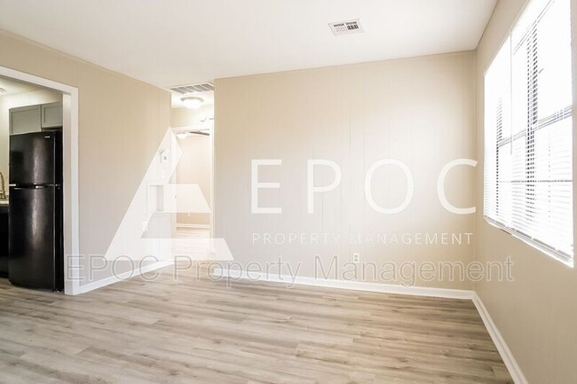 Foto del edificio - 2309 N Xanthus Ave