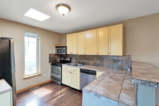 Building Photo - 2 Bed 2 Bath Home in Denver! Great Locatio...