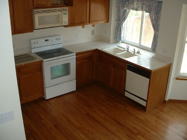 Building Photo - 940 Dancing Horse Dr