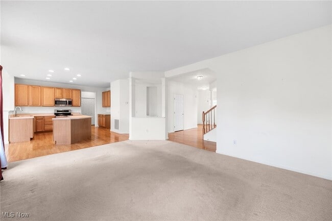 Building Photo - 126 Granite Ct