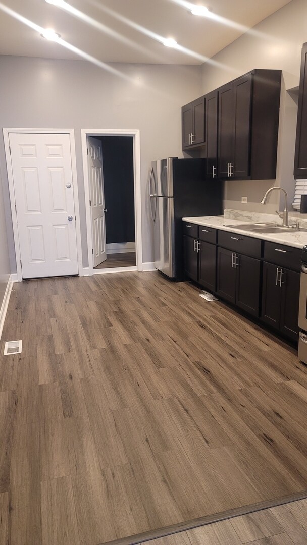 Foto del edificio - 1845 N Mozart St