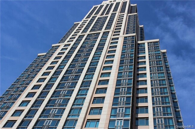Foto del edificio - 175 Huguenot St
