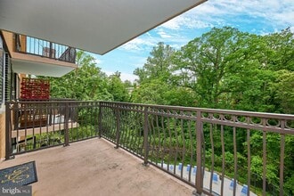 Building Photo - 2030 N Adams St