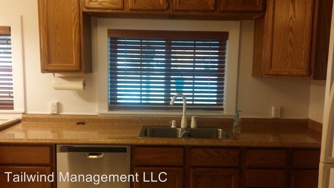 Foto del edificio - 3 br, 1 bath House - 2226 6th Street West