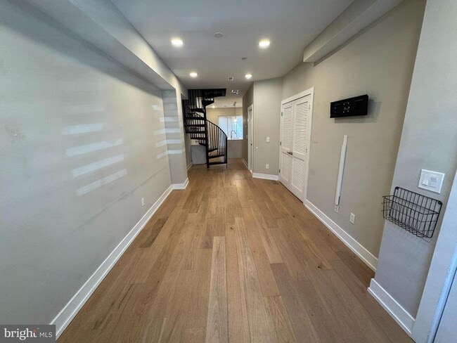 Foto del edificio - 1325 N Marston St