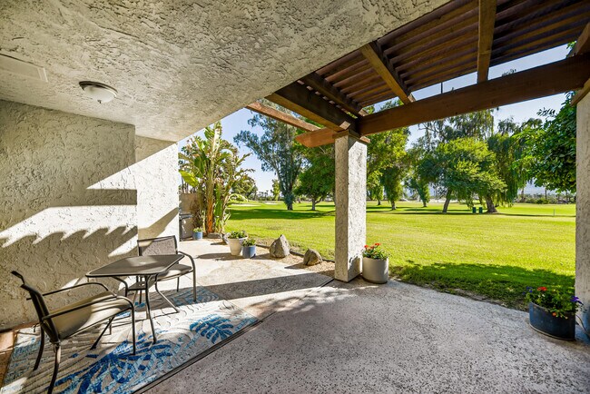 Foto del edificio - 749 Inverness Dr