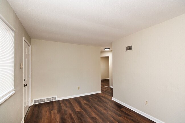 Foto del edificio - Comfortable 3 Bedroom 1 Bathroom Home