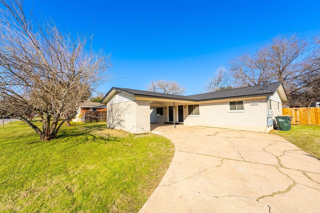 4306 Shallowbrook Trail, Austin, TX 78744 House Rental in Austin, TX