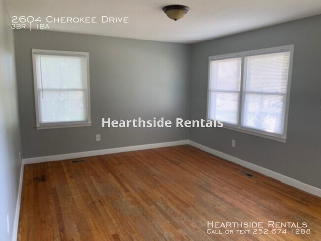 Building Photo - 2604 Cherokee Dr