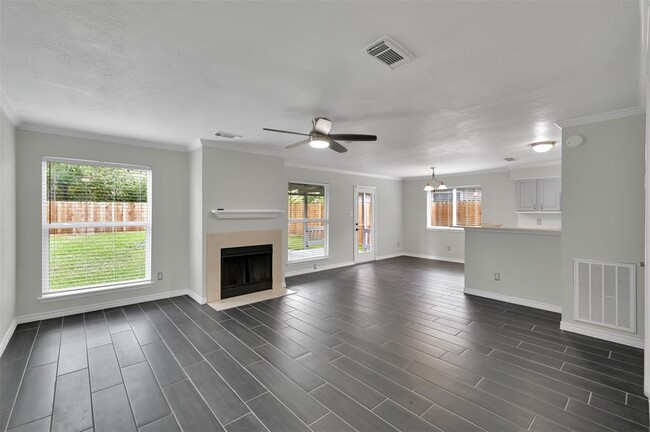 Foto del edificio - 12652 Pine Bush Dr