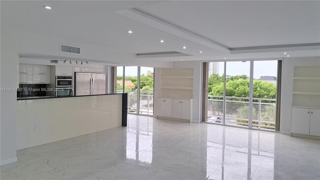 Foto del edificio - 468 Golden Isles Dr