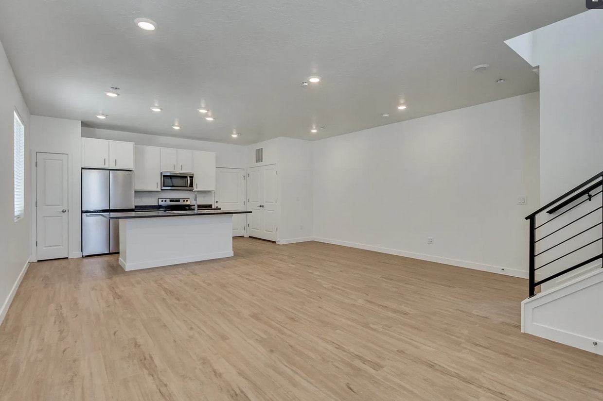 Building Photo - 67 S Campbell Ln