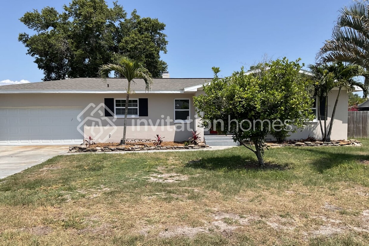 Primary Photo - 1305 Hamlin Dr