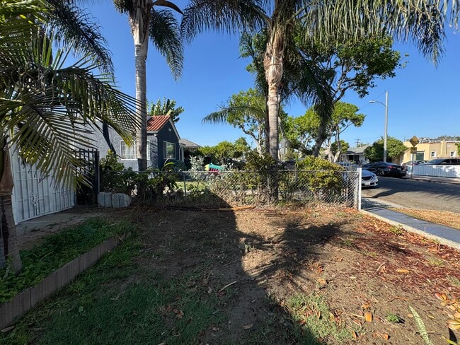 Foto del edificio - 619 S Bradfield Ave
