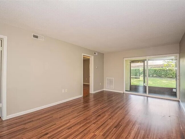 Foto del edificio - 900 Avenue Z SE