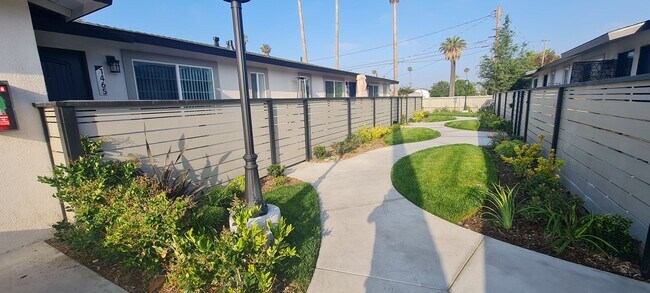 Building Photo - Newly Remodeled 1 Bedroom / Call or text O...