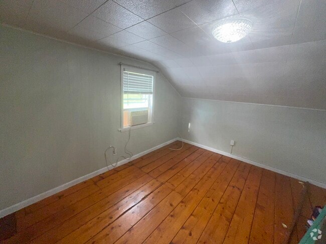 Building Photo - 203 Bedell Ave