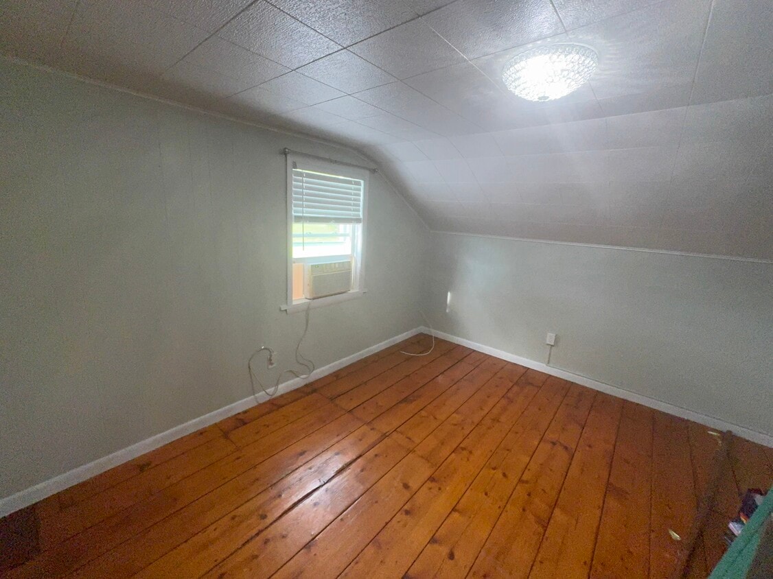 1st Bedroom - 203 Bedell Ave