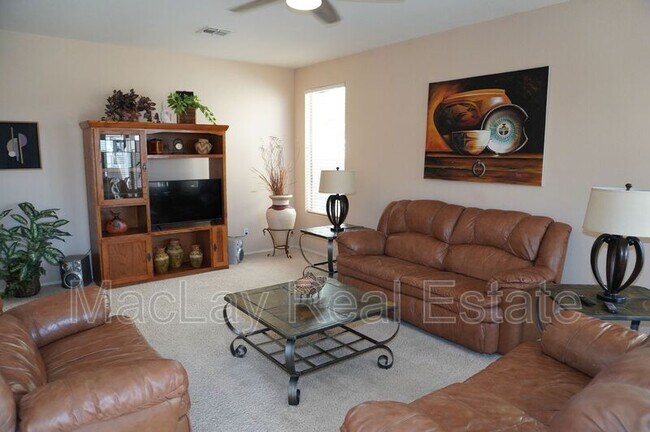 Building Photo - 1821 W Glenhaven Dr