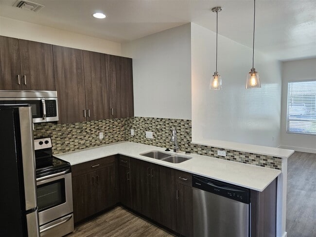 Foto del edificio - 8053 E Thomas Rd
