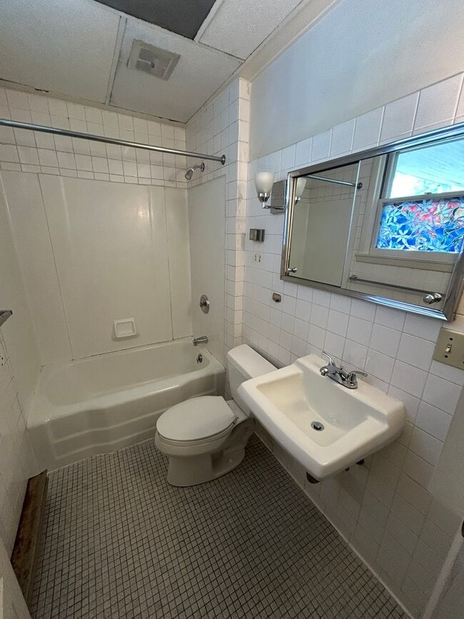 Building Photo - 120-126 North Willard St