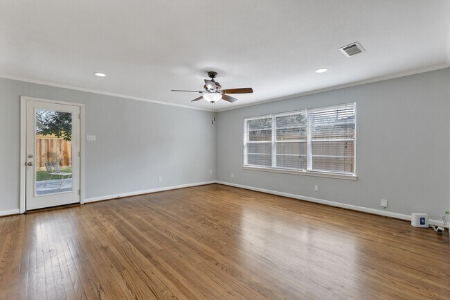 Foto del edificio - 4750 Sanford Rd
