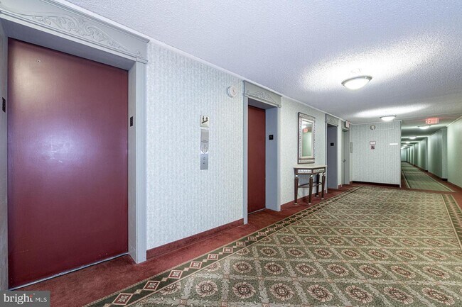 Building Photo - 1225 Martha Custis Dr
