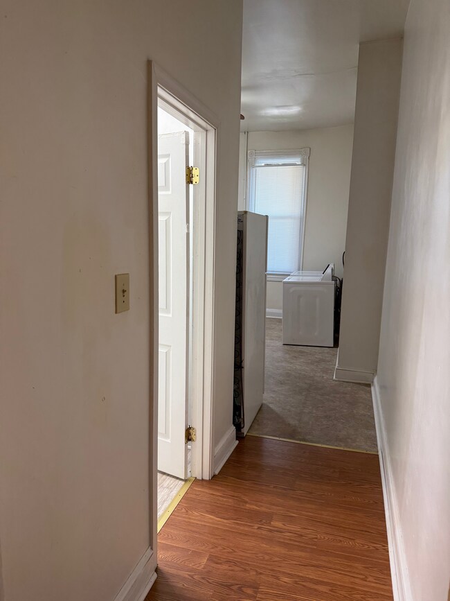 Building Photo - Spacious one-bedroom aparrtment